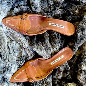 Manolo Blahniks kitten heel slip on size 8.